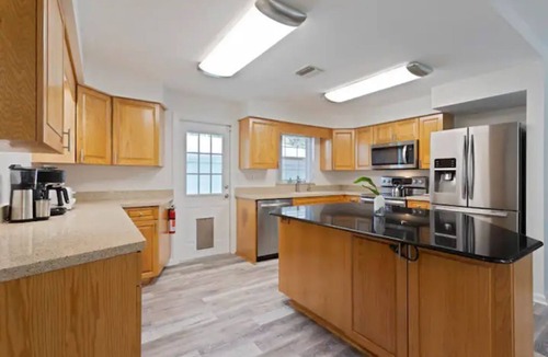 Gulfport House | Gulfport Retreat 5BR Heated Pool