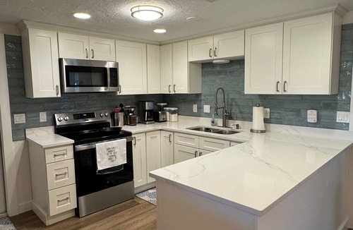 Marthas Vineyard House | Gulfside Getaway - Newly renovated waterfront 3-bedroom w/dock in Port Richey