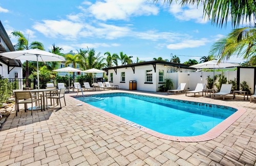 Holmes Beach Apartment | Haley's at The Anna Maria Island Inn