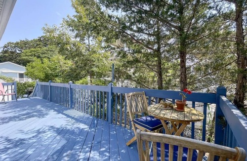 Villas House | Half block from the bay overlooking wetlands - pet friendly
