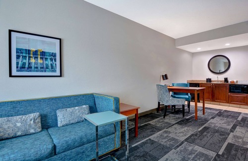 Hoover Hotel | Hampton Suites Birmingham Hoover