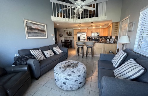 New Smyrna Beach House | Happy Hours II Retreat 2bd/2ba updated beachside townhome w/loft