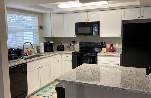 Anona House | Harbor Heights Pet Friendly and close to the Beach
