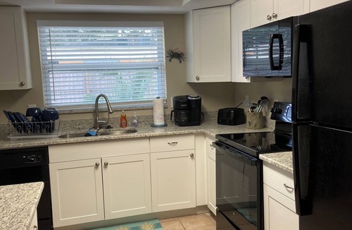 Anona House | Harbor Heights Pet Friendly and close to the Beach