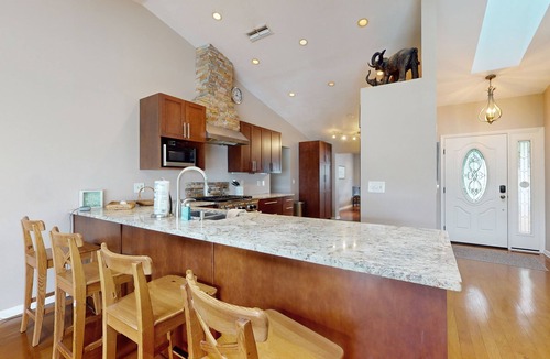 St. Petersburg House | Harbor Isle Waterfront Retreat | Home Office & Private Pool | Kayaks & Canoe
