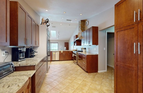 St. Petersburg House | Harbor Isle Waterfront Retreat | Home Office & Private Pool | Kayaks & Canoe