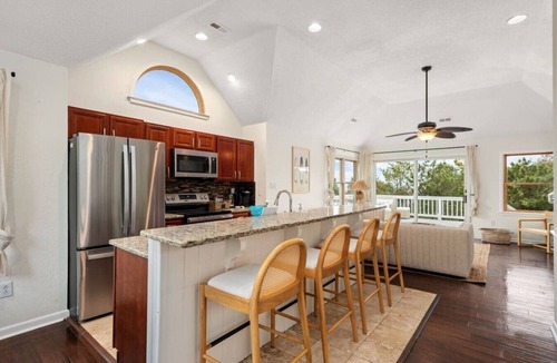 Whalehead Beach House | Harbor View: Spacious Corolla Getaway by Rather Be Properties