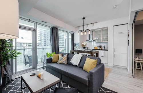 Financial District Apartment | Harbourfront District