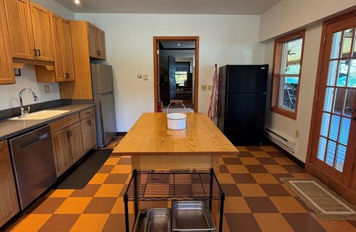 Cooperstown House | Hatch's Landing - great option for large groups, multiple unit compound