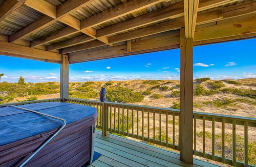 Avon House | Hatteras Solrise 386