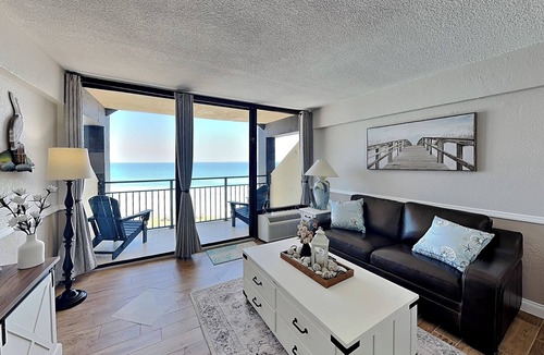 Daytona Beach Shores Condo | Hawaiian Inn 238 by Distinctive Beach Rentals