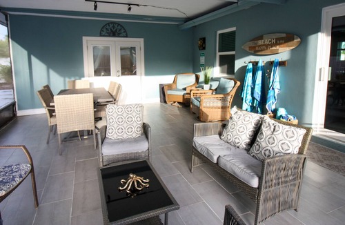 Clearwater House | HEATED pool, 4 BDRMs, Lanai, Close to Beaches