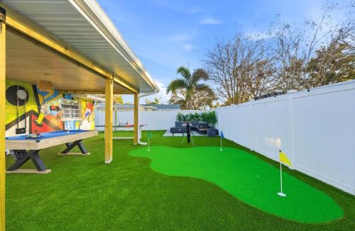 Bradenton House | Heated Pool Games Fire Pit BBQ Sleeps 12