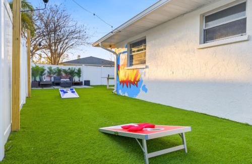 Bradenton House | Heated Pool Games Fire Pit BBQ Sleeps 12