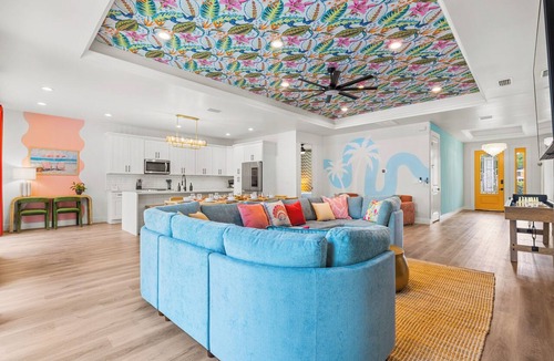 St. Petersburg - Clearwater House | Heated Pool, Pickleball, PuttPutt, Game Room & More! Main Home + Guest House