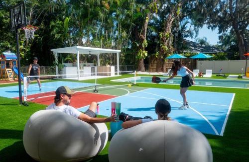 Bradenton House | Heated Pool Sleeps32 Pickle/Basketball Theater