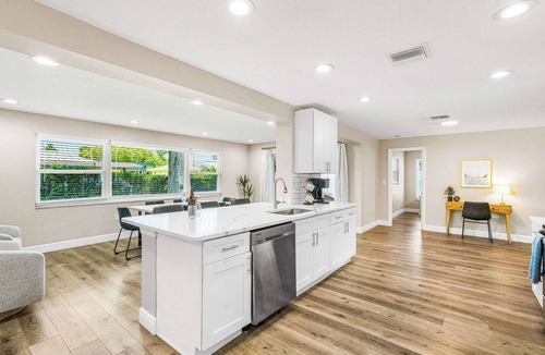 Clearwater House | Heated Pool & Spa Oasis Near Clearwater Beach