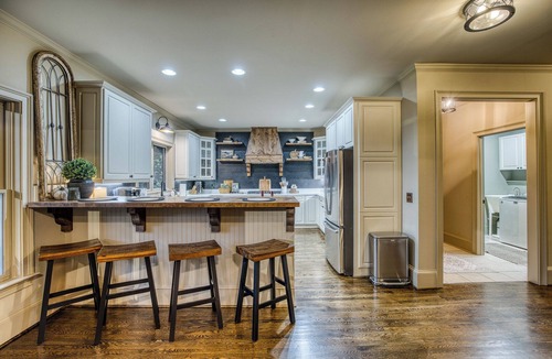 Mineral Bluff Cabin | Heated Pool, Spa, Theater & Mountain Views, 6 King en suites – Sleeps 20
