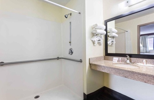 Augusta Hotel | Heritage Inn