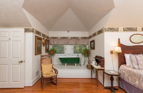 Micanopy Bed & Breakfast | Herlong Mansion Bed and Breakfast Inn - Oak Room