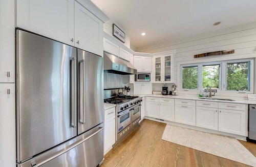 Tiger House | Hide-A-Way Cove – Luxury Lakefront Retreat on La