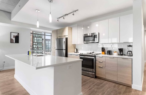 Assembly Square Apartment | high-end 3BR 2BA condo with spectacular View