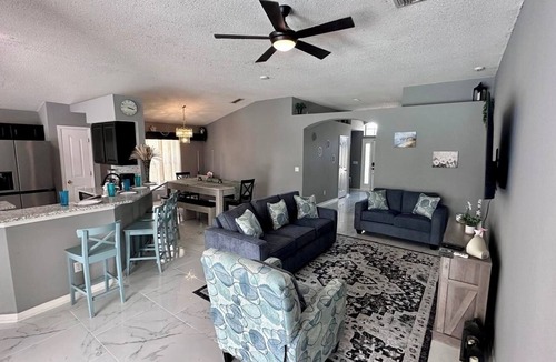 Providence Lakes House | High Tide Getaway/Spacious 4 bed house in Brandon with pool and hot tub/Fits 12