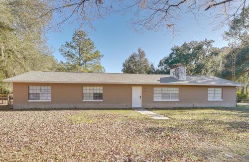 Interlachen House | Hike & Fish! Wooded Family Getaway in Interlachen
