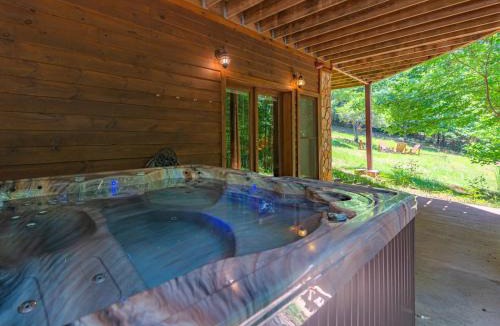 Mineral Bluff House | Hillside Hideaway