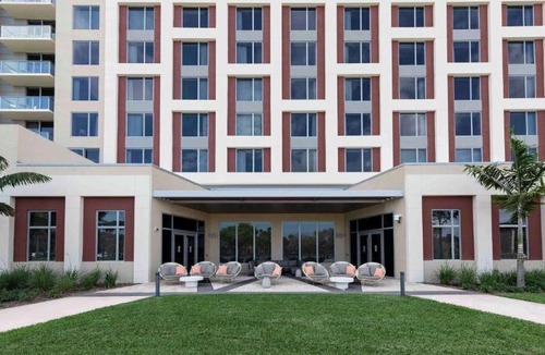 Ludlam Hotel | Hilton Miami Dadeland