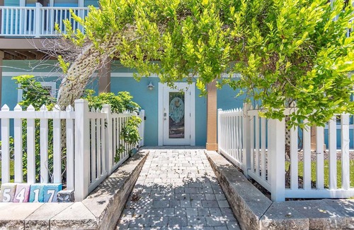 Gulfport House | Hippie Haven