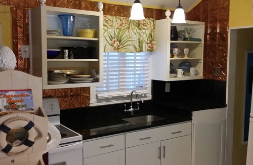 Clearwater Beach Cottage | Historic Beach Cottage steps from beach. Pet friendly! Sleeps 5