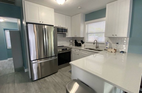 Sarasota Cottage | Historic Home with Hot Tub, Steps from Lido Beach - Ringling Cottage