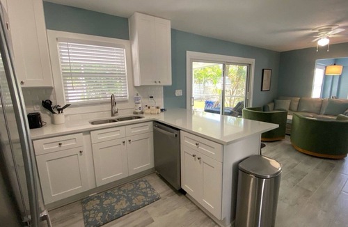 Sarasota Cottage | Historic Home with Hot Tub, Steps from Lido Beach - Ringling Cottage