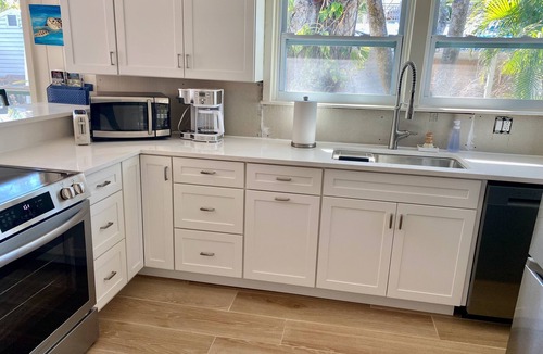 Longbeach Village Cottage | Historic Longbeach Village Cottage - Private Home