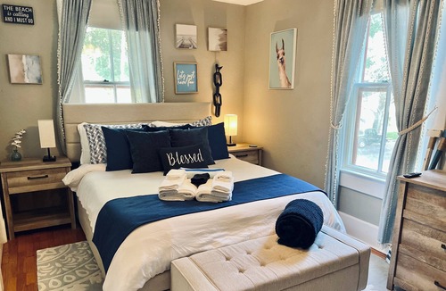 Historic Uptown Villa | 🌟Historic Rawls Compound🌟
