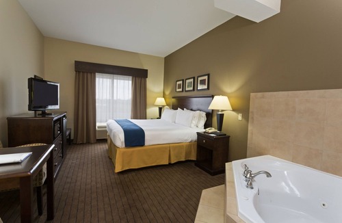 Moultrie Hotel | Holiday Inn Express and Suites Moultrie by IHG