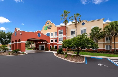 The Villages Hotel | Holiday Inn Express Hotel & Suites - The Villages by IHG