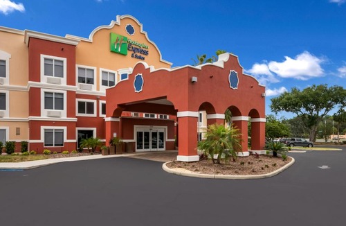 The Villages Hotel | Holiday Inn Express Hotel & Suites - The Villages by IHG