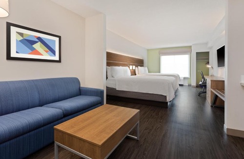Largo Hotel | Holiday Inn Express Hotel & Suites Largo-Clearwater by IHG