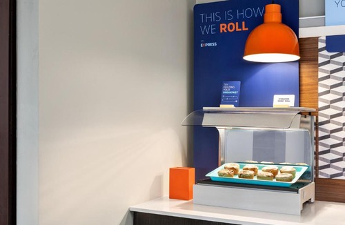 Greenville Downtown Hotel | Holiday Inn Express & Suites Greenville-Downtown by IHG