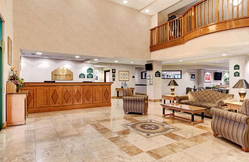 Terrace Park Hotel | Holiday Inn Tampa North, an Ihg Hotel