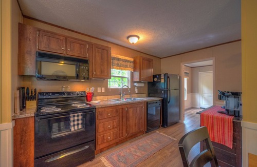 Murphy House | "Home Base" - 2 Bed/2 Bath Pet Friendly Summer Vacation Availability