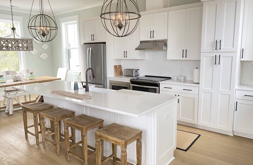 Old Village House | Home near Sullivans Island, Old Village, Mt Pleasant, beaches, 10 min to CHS