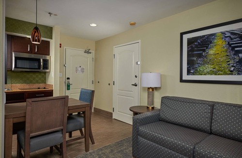 Sarasota Hotel | Homewood Suites by Hilton Sarasota
