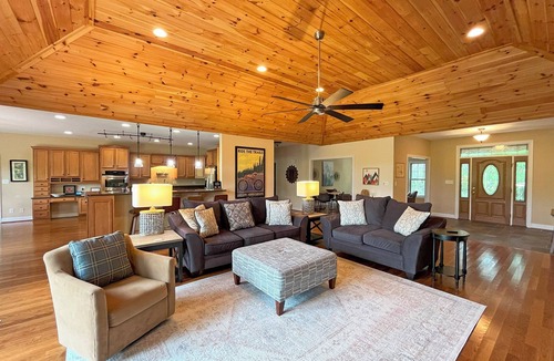 Lake Lure House | Hot Tub + 4 King Suites | Luxury Rumbling Bald Retreat