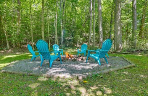 Murphy House | Hot Tub, Fire Pit: Family-Friendly Murphy Home