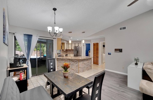 Bearss Plaza House | Hot Tub, Pool, Minutes to Busch Gardens: 3 King Beds, Mini Golf & More!