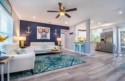 South Pinellas Community Council House | Huge Home w/Cabana & Giant Pool *5 mins to Beaches
