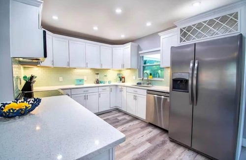 South Pinellas Community Council House | Huge Home w/Cabana & Giant Pool *5 mins to Beaches